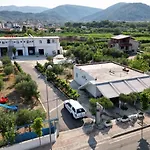 Hotel A & V Dodani
